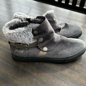 Blowfish Women’s low boots gray soft faux fur